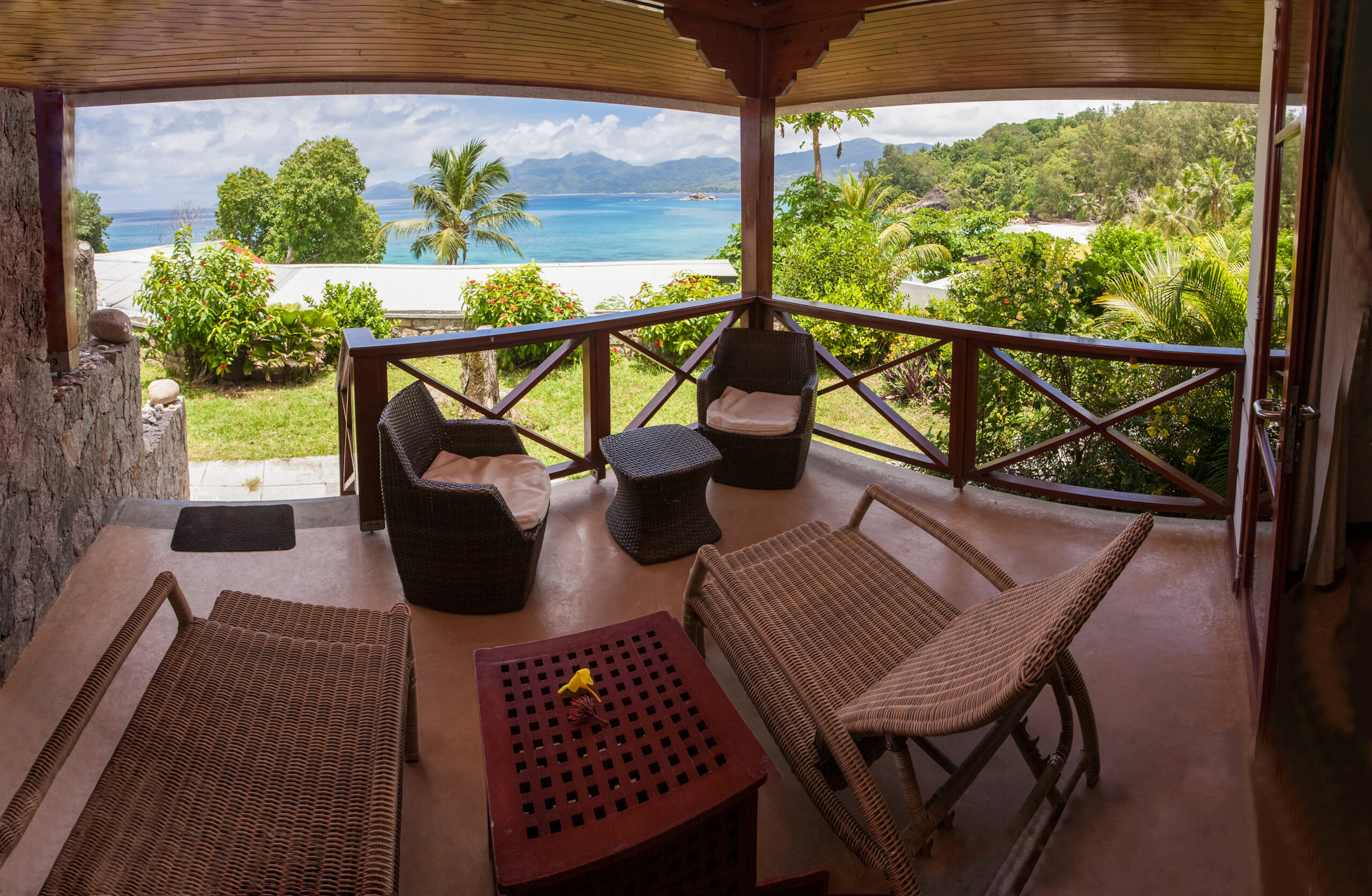 Anse-soleil-beachcomber-Premier-Room-Veranda