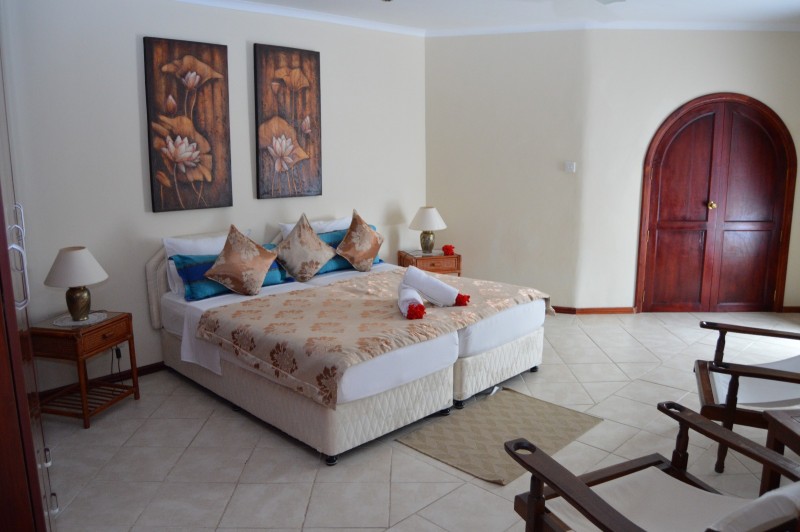 CARANA-HILL-TOP-CHAMBRE-3