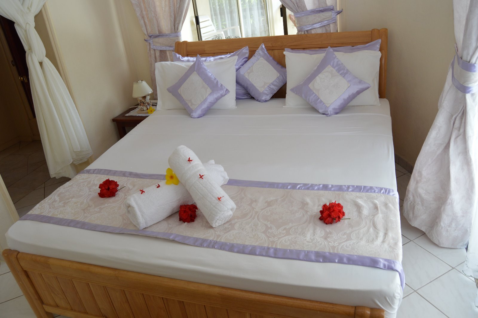 CARANA-HILL-TOP-CHAMBRE