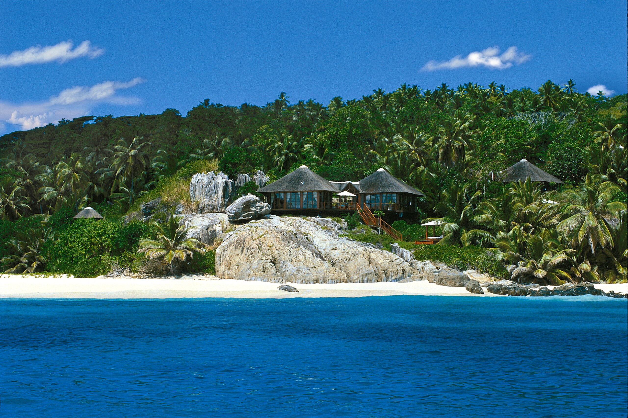 FREGATE-VUE-EXTERIEURE-