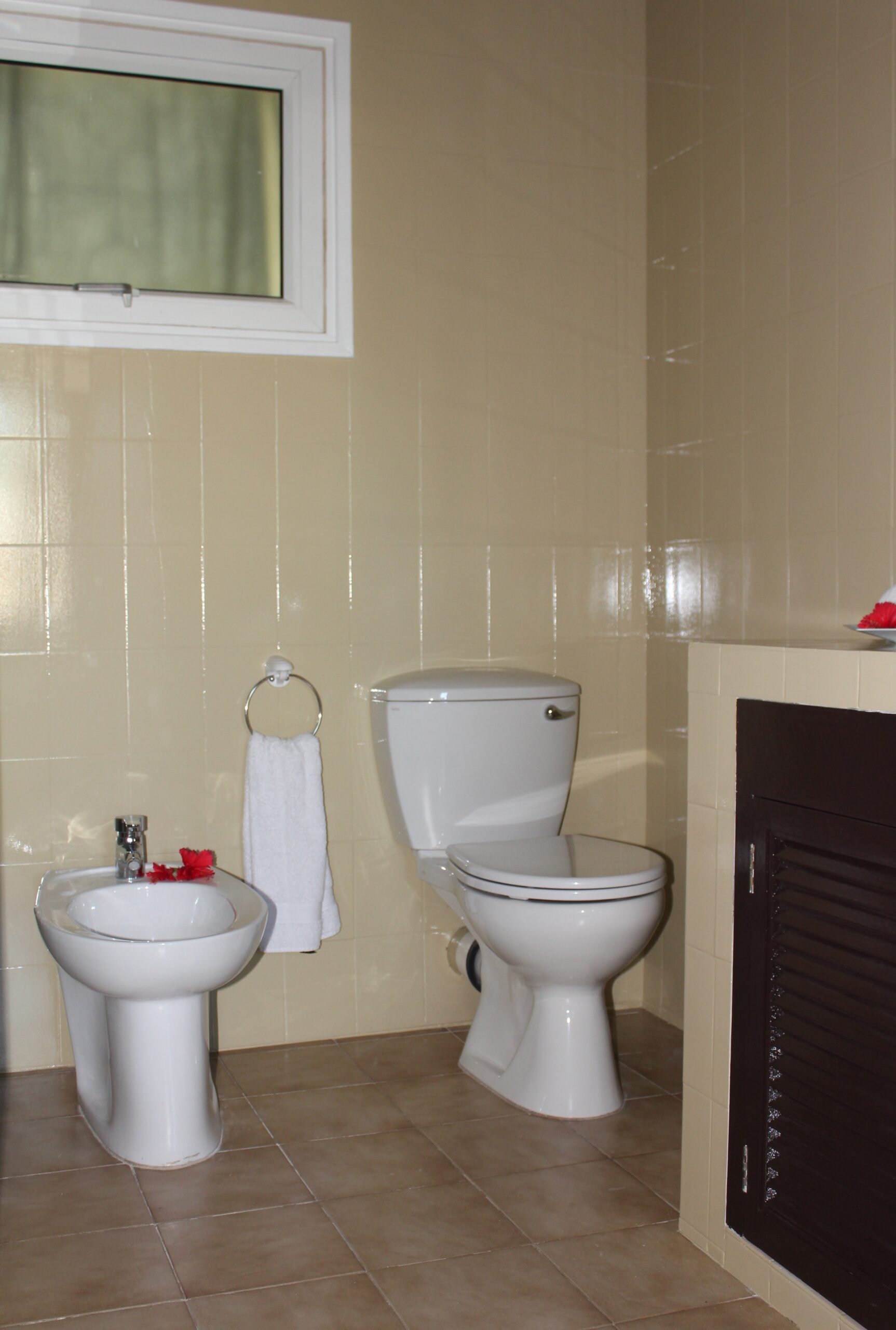 LA-ROUSSETTE-SALLE-DE-BAIN