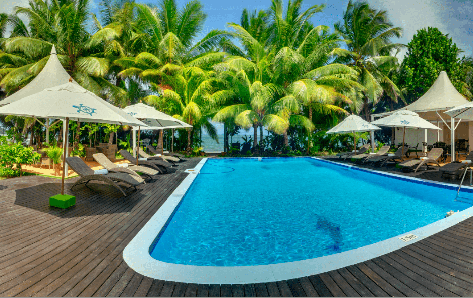 le-relax-beach-resort-piscine-2