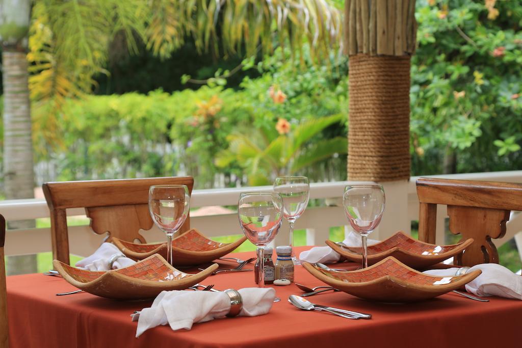 VILLA-AUTHENTIQUE-RESTAURANT