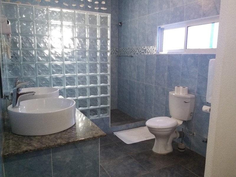 VILLA-AUTHENTIQUE-SALLE-DE-BAIN-